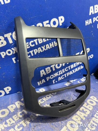 Накладка центральной консоли Chevrolet Aveo T300