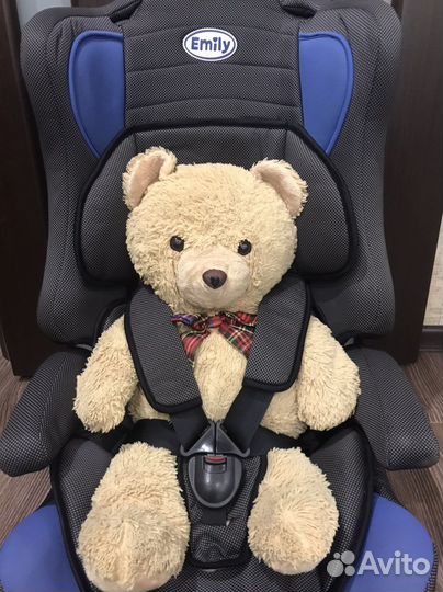 Продается автомобильное кресло Emily 9-36кг