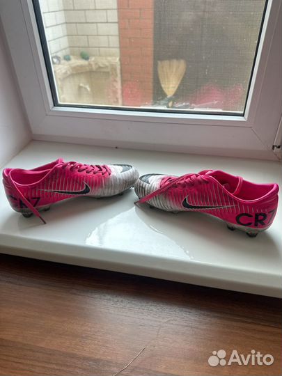 Футбольные бутсы mercurial