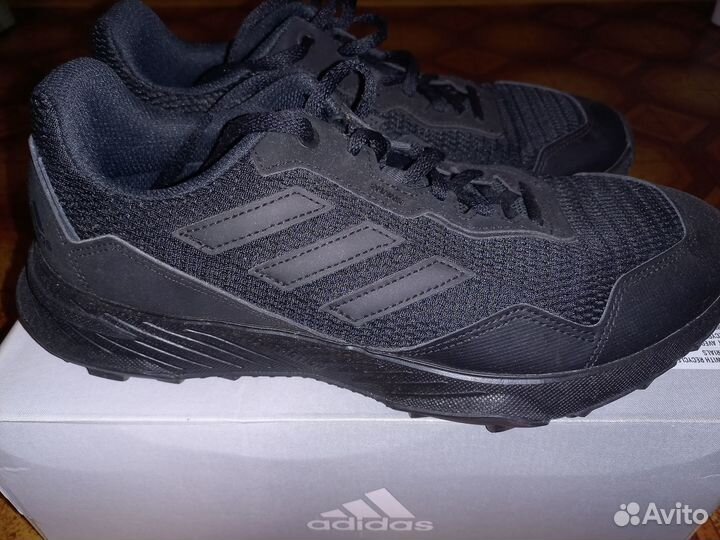 Кроссовки Adidas Tracefinder Q47235 новые 42 р