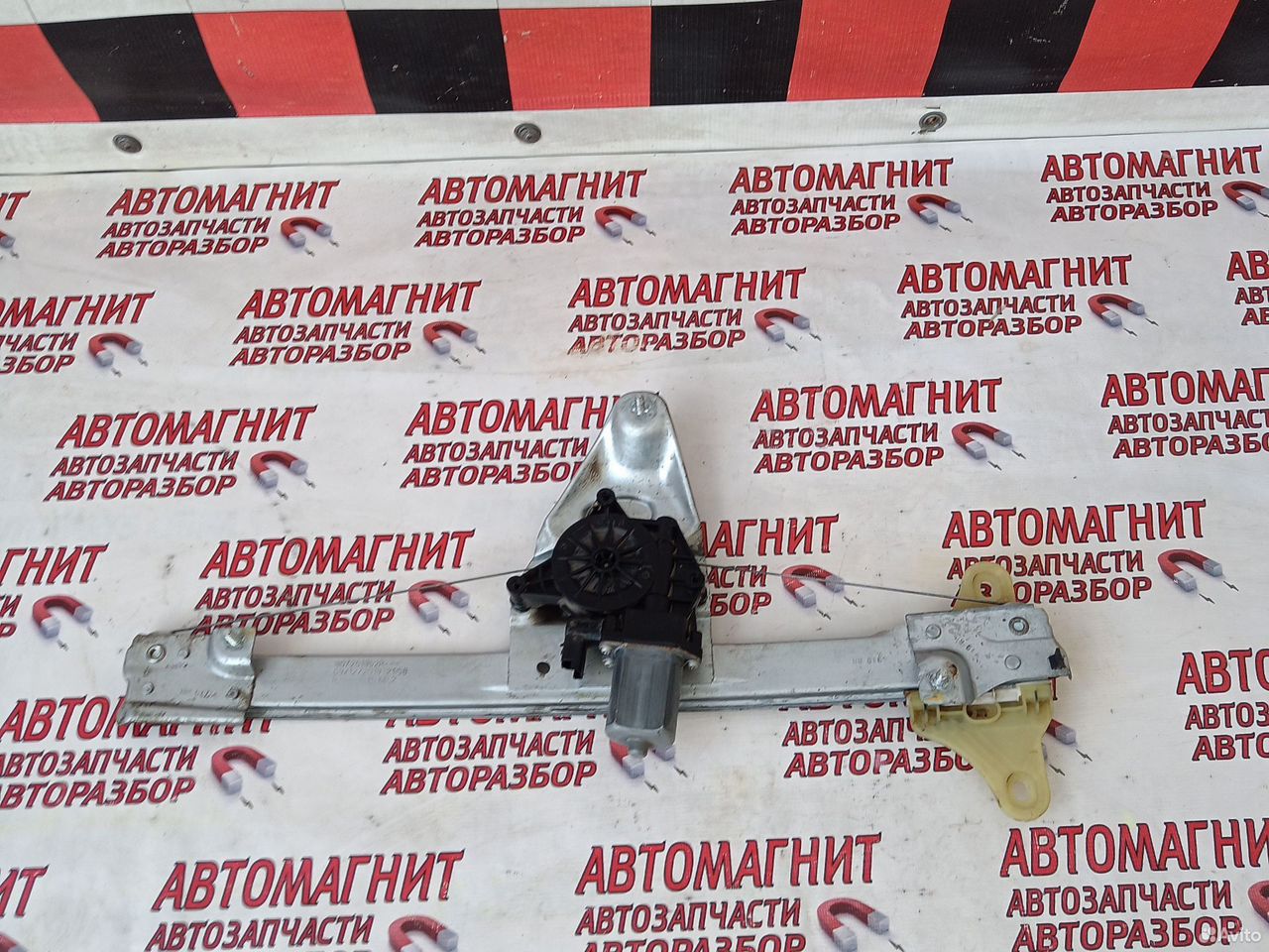 Стеклоподъемник передний правый Рено Дастер 2