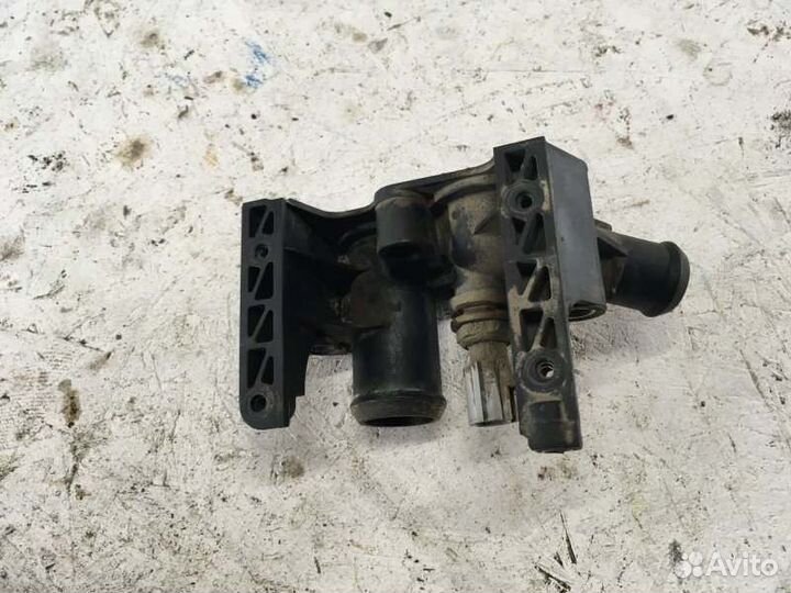 Тройник системы охлаждения Ford Focus 2 хэтчбэк