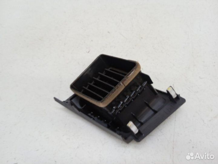 Дефлектор воздушный правый Mitsubishi Lancer 10 CY