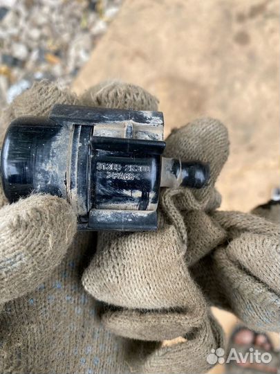 Клапан топливный обратный Hyundai Solaris 2