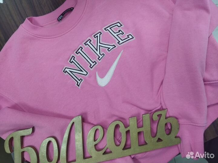 Машинная вышивка на одежде ткани и крое