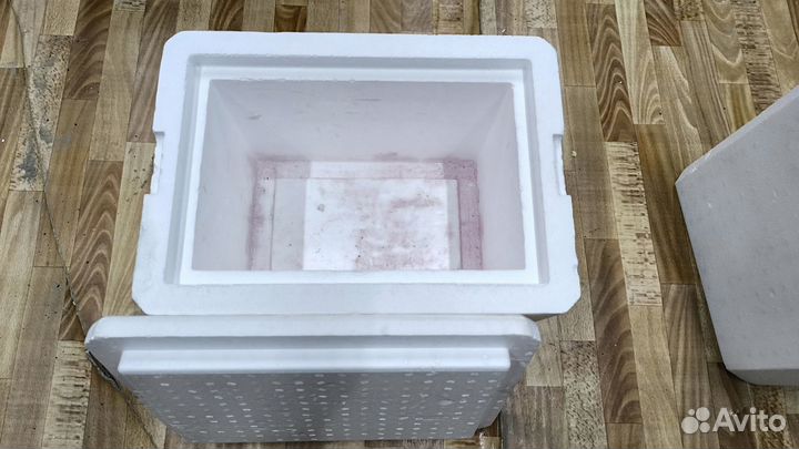 Продам термоконтейнер б/у, аккумуляторы холода