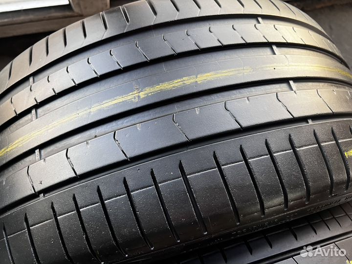 Pirelli P Zero PZ4 225/40 R19 и 255/35 R19