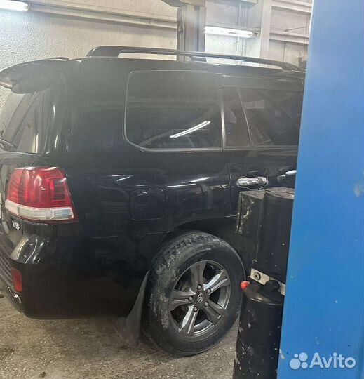 Разбор Toyota land cruiser 200 2011 г 1vd-ftv