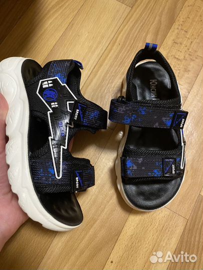 Сандали на мальчика 27-28