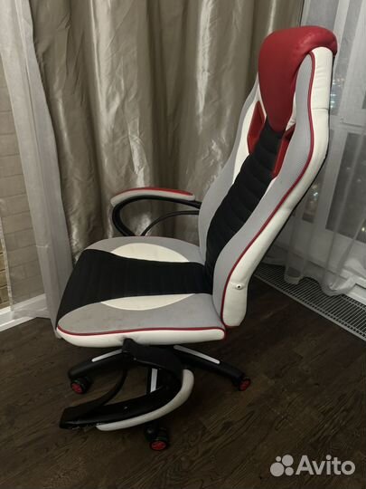 Компьютерное кресло