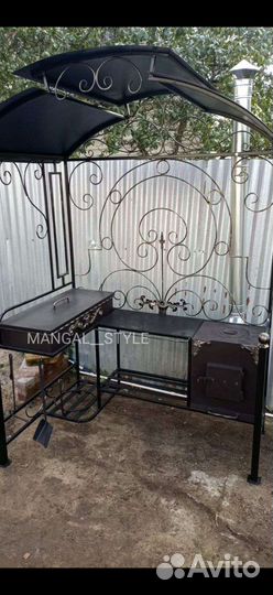 Мангал с крышей