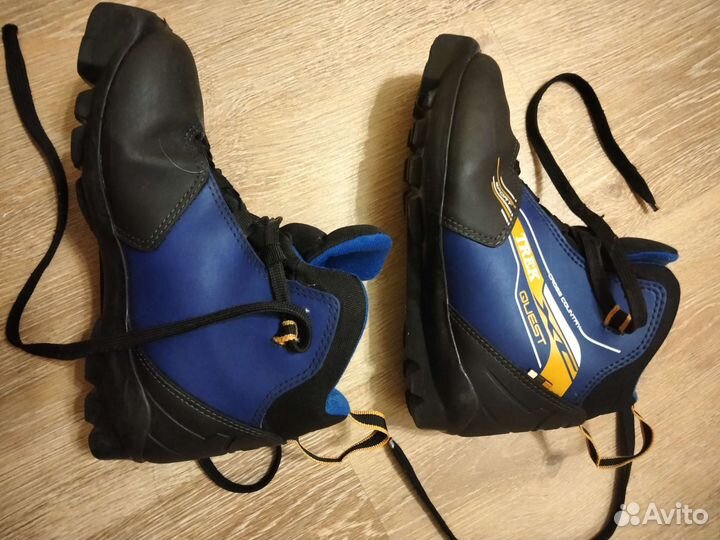 Лыжные ботинки классические 35 размер