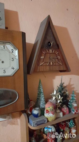 Старинные настенные антикварные часы с боем