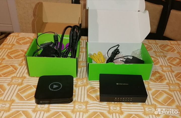 Wifi роутер и приставка к телевизору