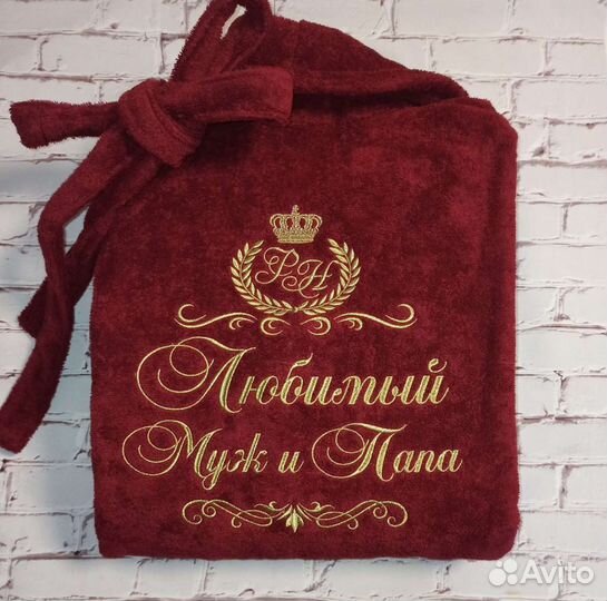 Махровый халат с вышивкой