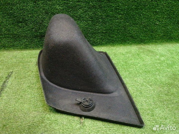 Обшивка багажника правая Audi Q3 8UB cczc 2013