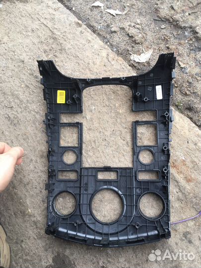 Приборная радиопанель на киа Церато 2 прколения