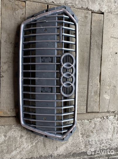 Решетка радиатора audi a4 b9