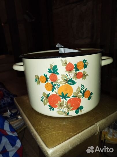 Кастрюля эмалированная СССР новая