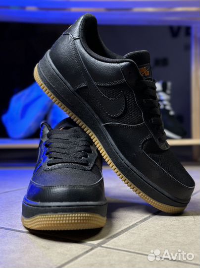 Кроссовки новые