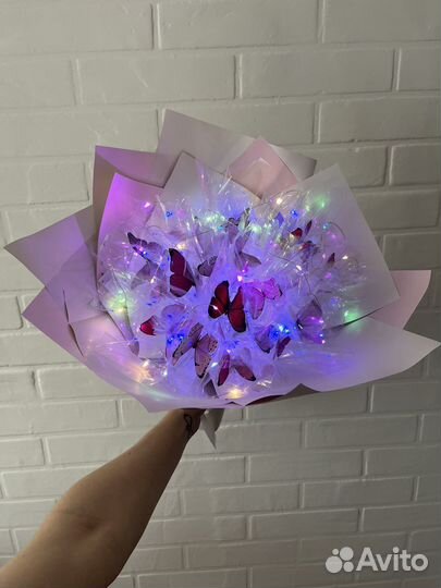 Светящиеся букеты из бабочек