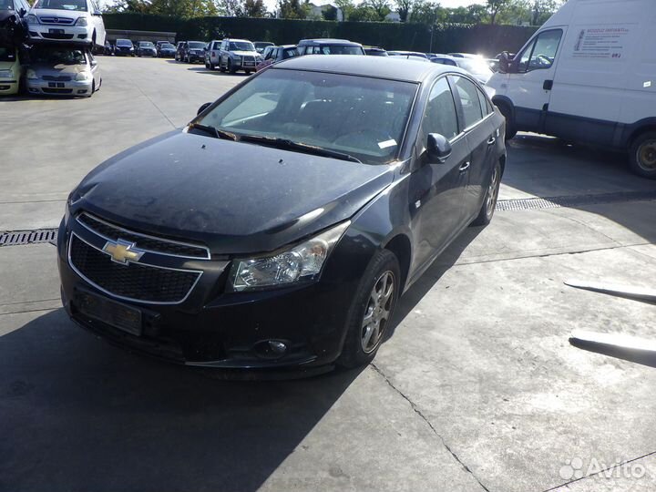 Обшивка передняя правая chevrolet cruze J300 2012