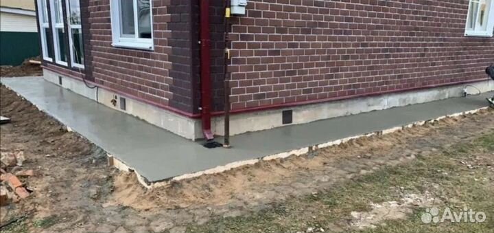 Бригада строителей