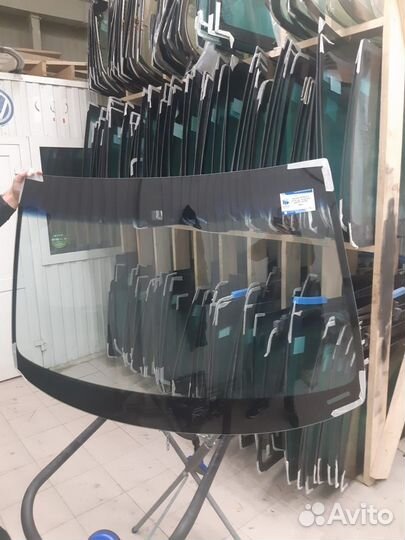 Лобовое стекло Skoda Octavia