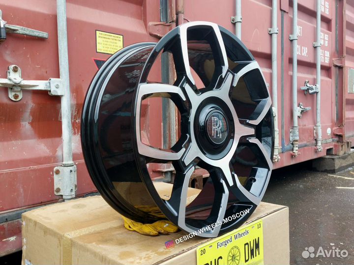 Кованые диски R24 на Rolls-Roys Cullinan