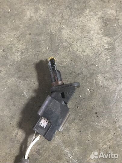 Датчик ABS передний левый Mazda 3 BK 2.0 2006-2009