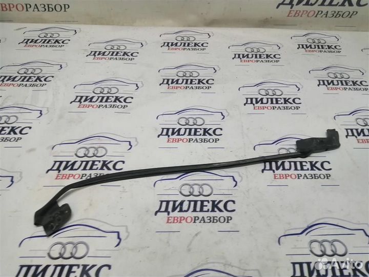 Уплотнитель двери передней Audi A8 D3 4E 2004-2