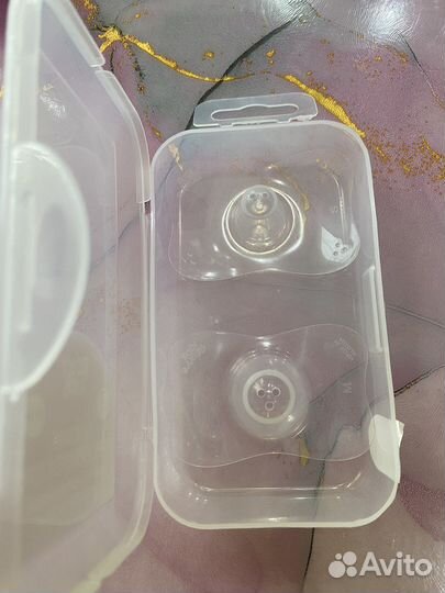 Накладки на грудь новые