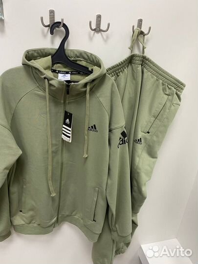 Спортивный костюм adidas