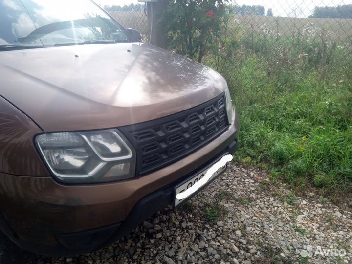 Решетка радиатора renault duster