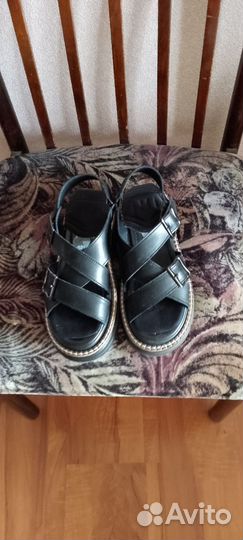 Сандалии исскуственная кожа 36 р