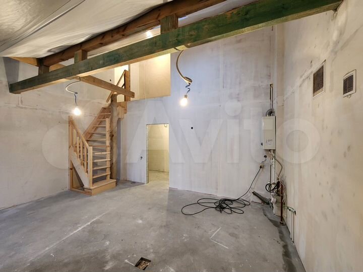 3-к. квартира, 90 м², 5/5 эт.