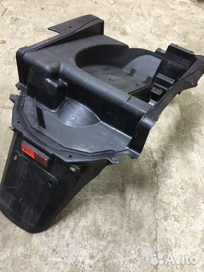 Заднее крыло Honda Foresight 250