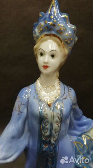 Фарфоровая статуэтка Хозяйка медной горы, Гжель