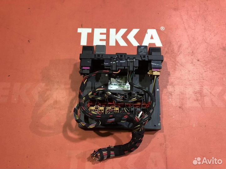 Блок бортовой сети Фольксваген Джетта 1К