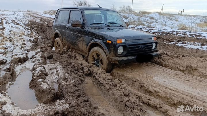 Помощь в дороге буксировка