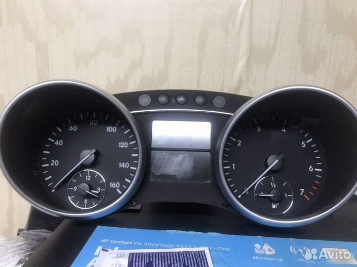 Щиток приборов Mercedes-Benz