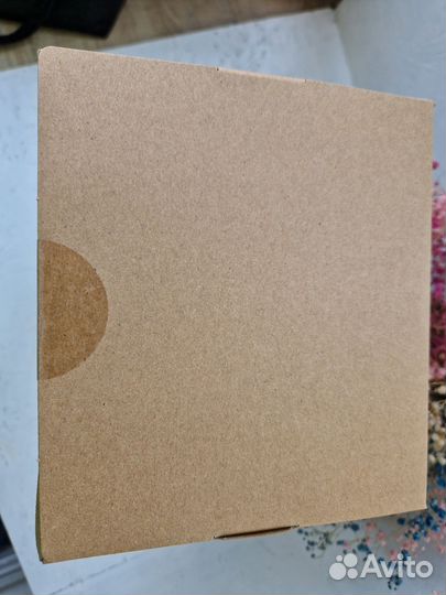 Коробка от стайлера dyson