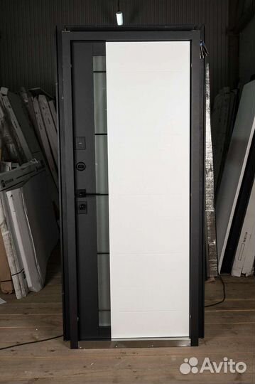 Дверь в дом Аваллон