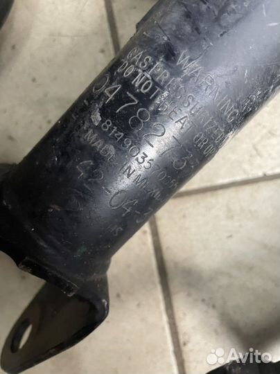 Стойки амортизатора передние dodge magnum