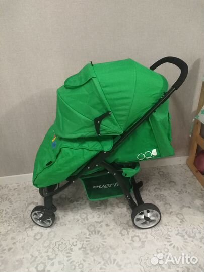 Прогулочная коляска