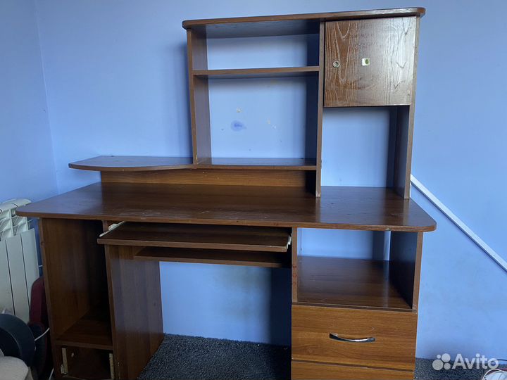 Компьютерный стол