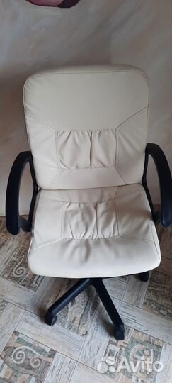 Компьютерное кресло,стул. На колесах,кожа