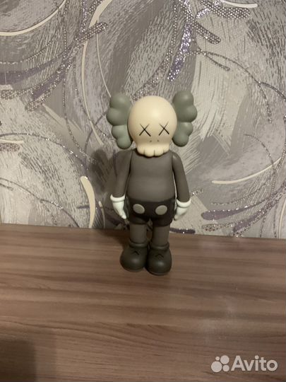 Мишки bearbrick & Kaws