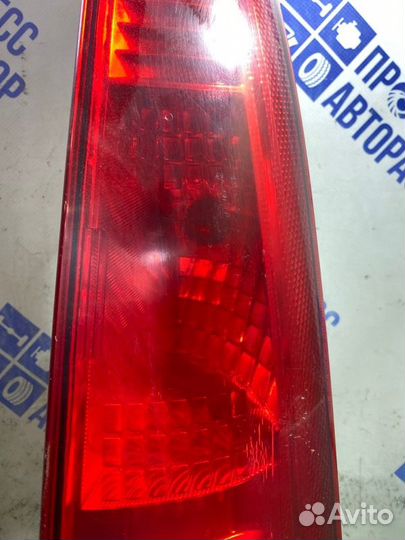 Фонарь задний правый Ford Fusion хэтчбек 1.4 fxja