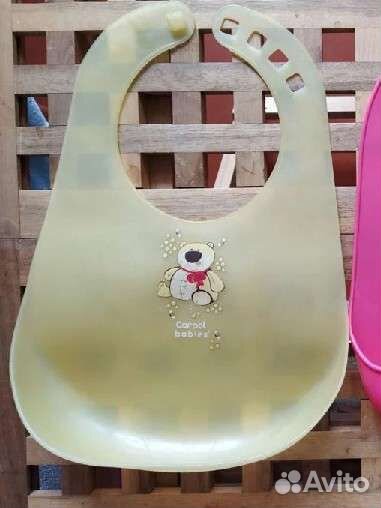 Нагрудник (слюнявчик)